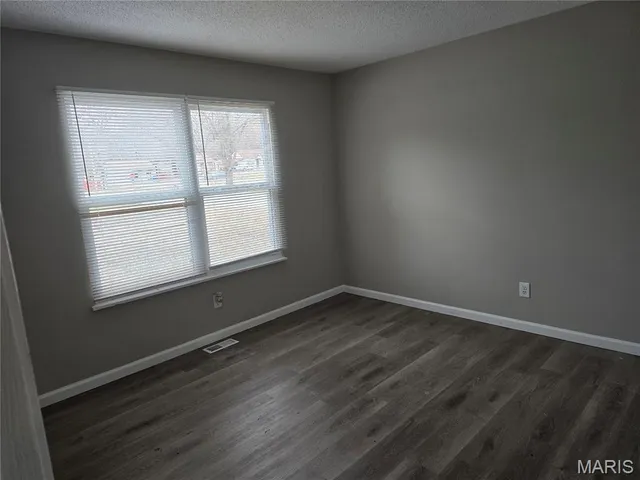 $130,000 | 201 Becker Drive, Hazelwood, MO 63135