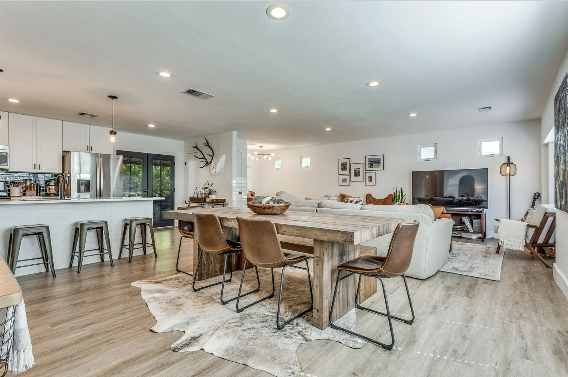 748 Wales Way Austin, TX 78748 - Photo 2 of 25