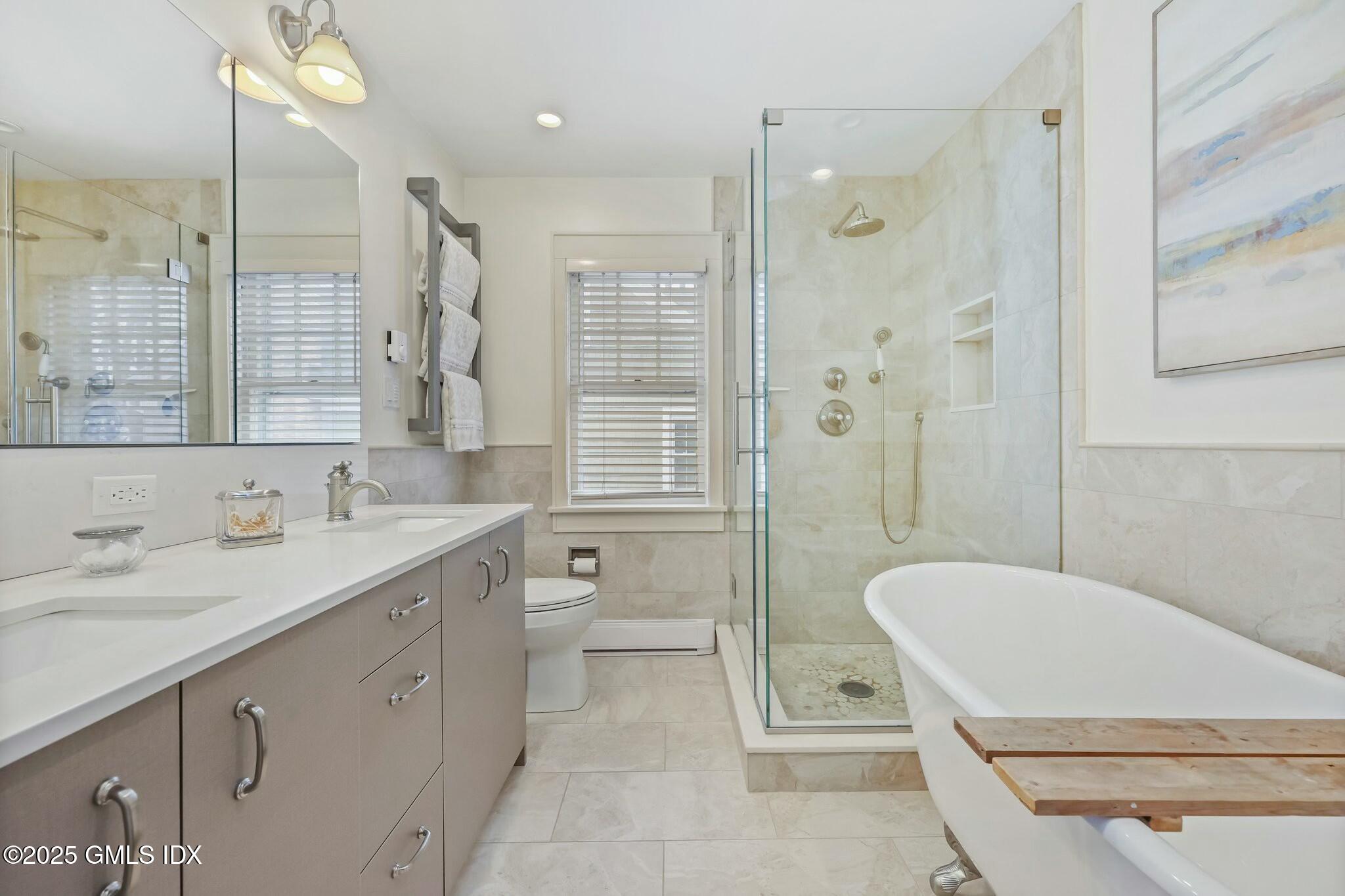892 Stratfield Road Fairfield, CT 06825 - Photo 26 of 42 Bathroom 2