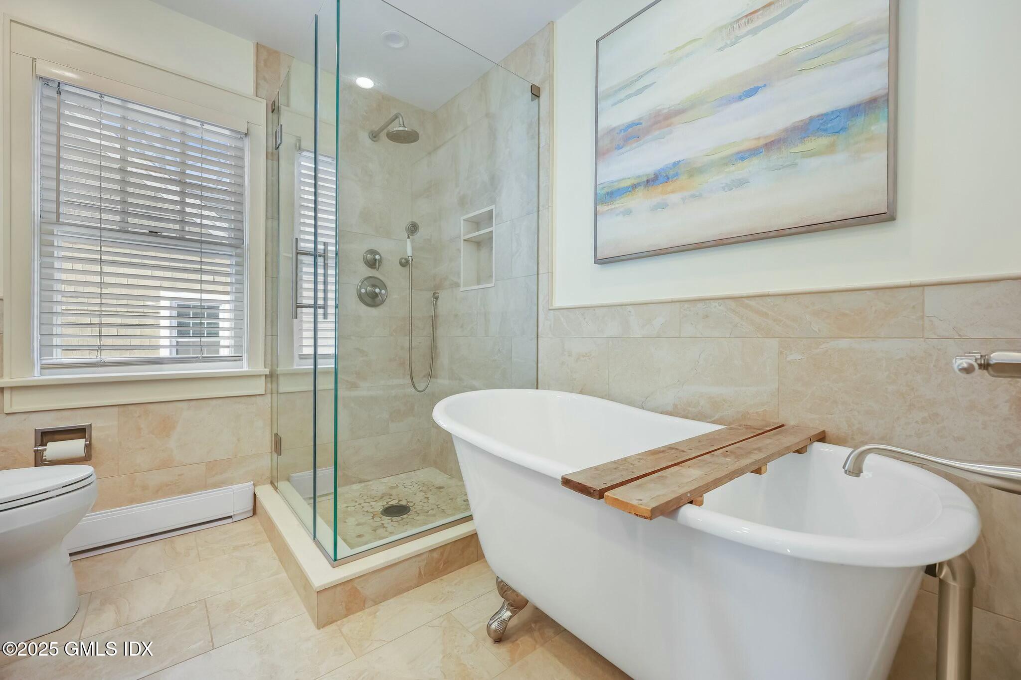 892 Stratfield Road Fairfield, CT 06825 - Photo 27 of 42 Bathroom 2
