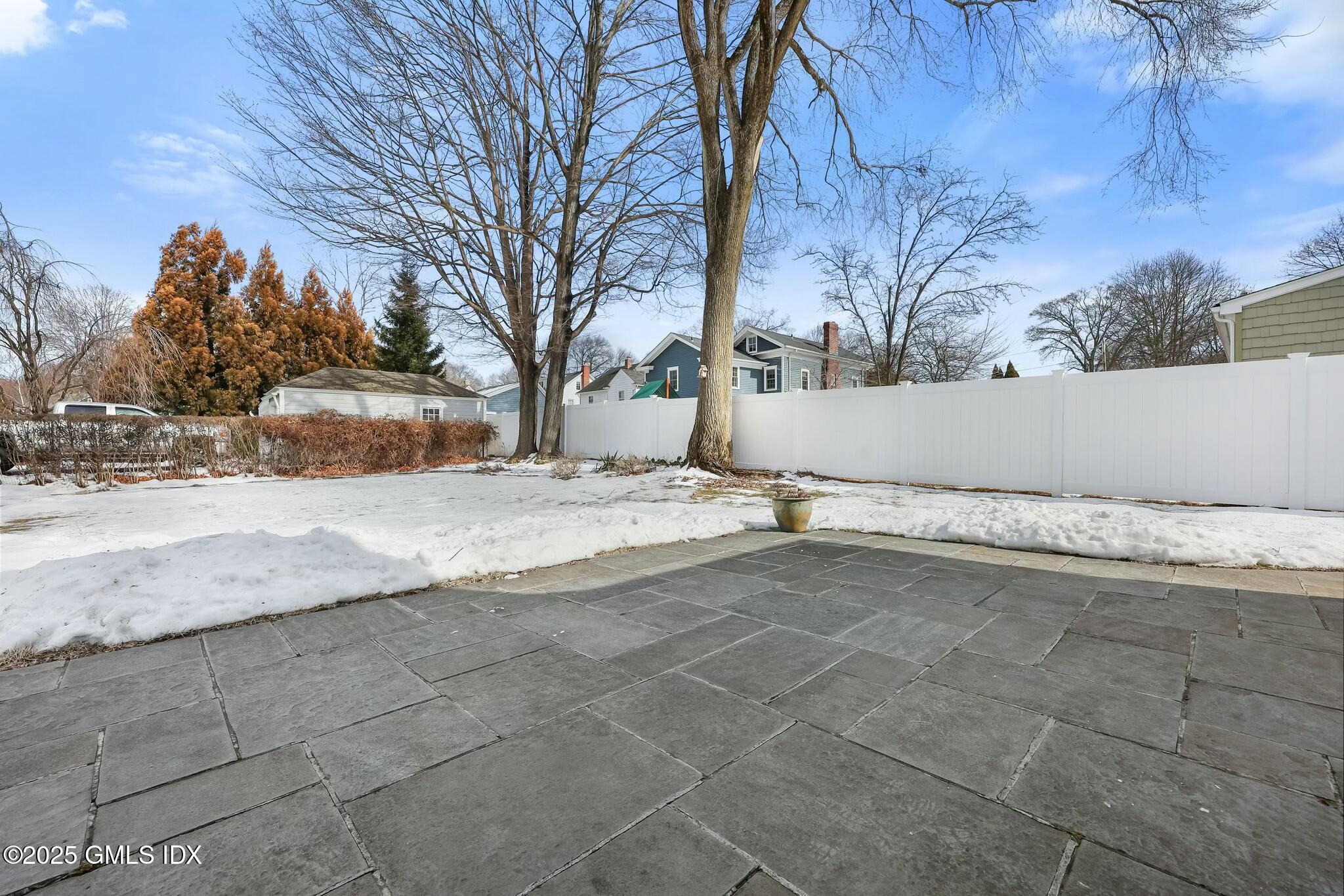 892 Stratfield Road Fairfield, CT 06825 - Photo 38 of 42 Backyard