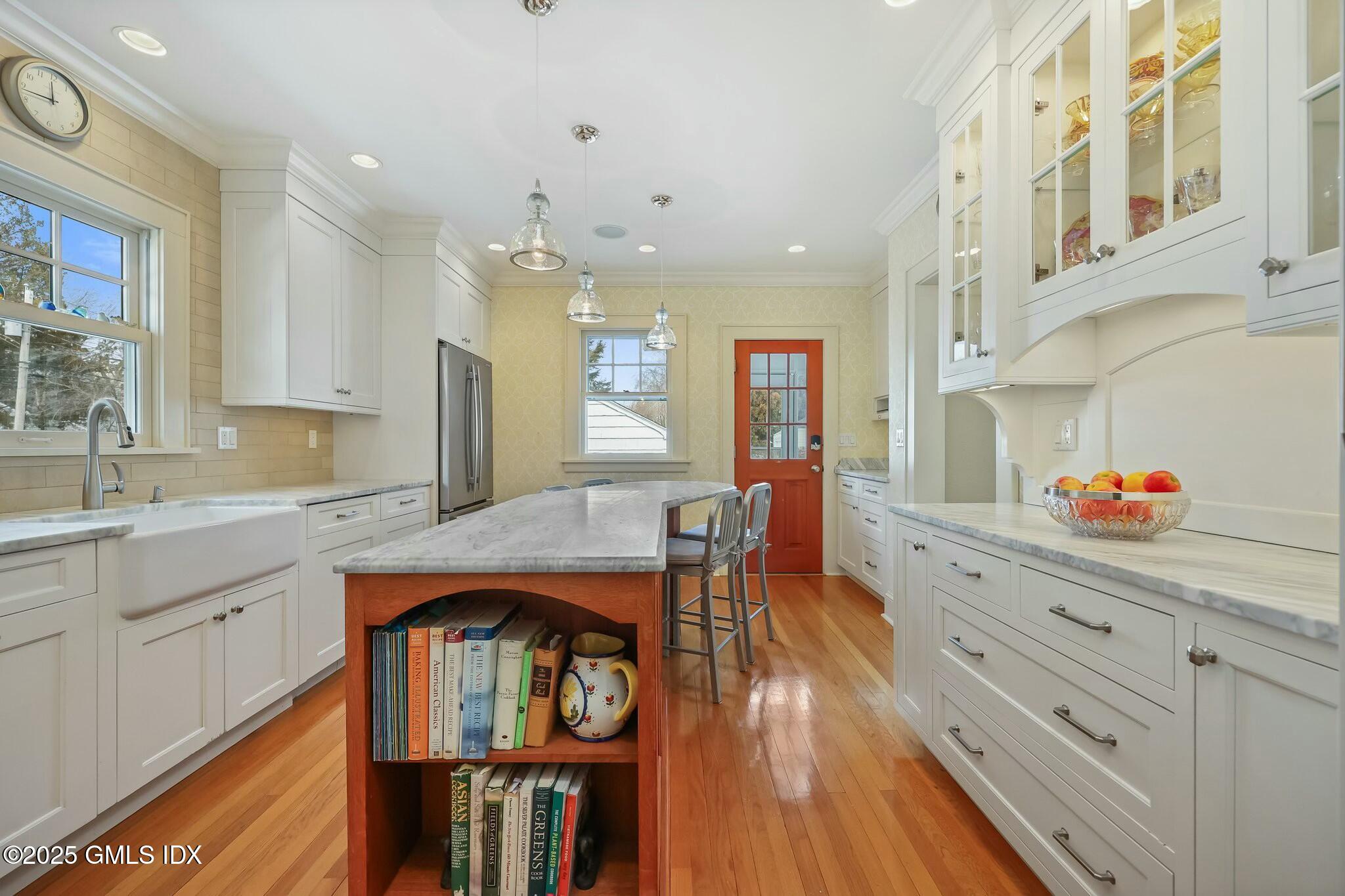 892 Stratfield Road Fairfield, CT 06825 - Photo 10 of 42 Kitchen