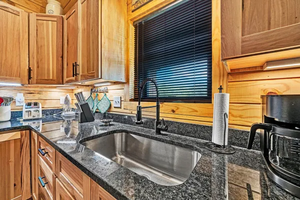 $549,950 | 109 Berties Bottom Lane, New Castle, VA 24127