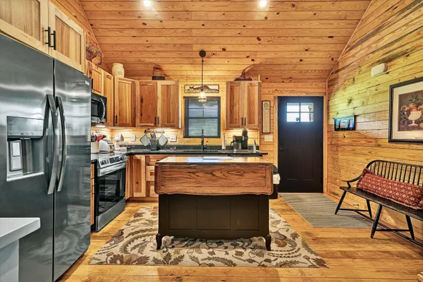 $549,950 | 109 Berties Bottom Lane, New Castle, VA 24127