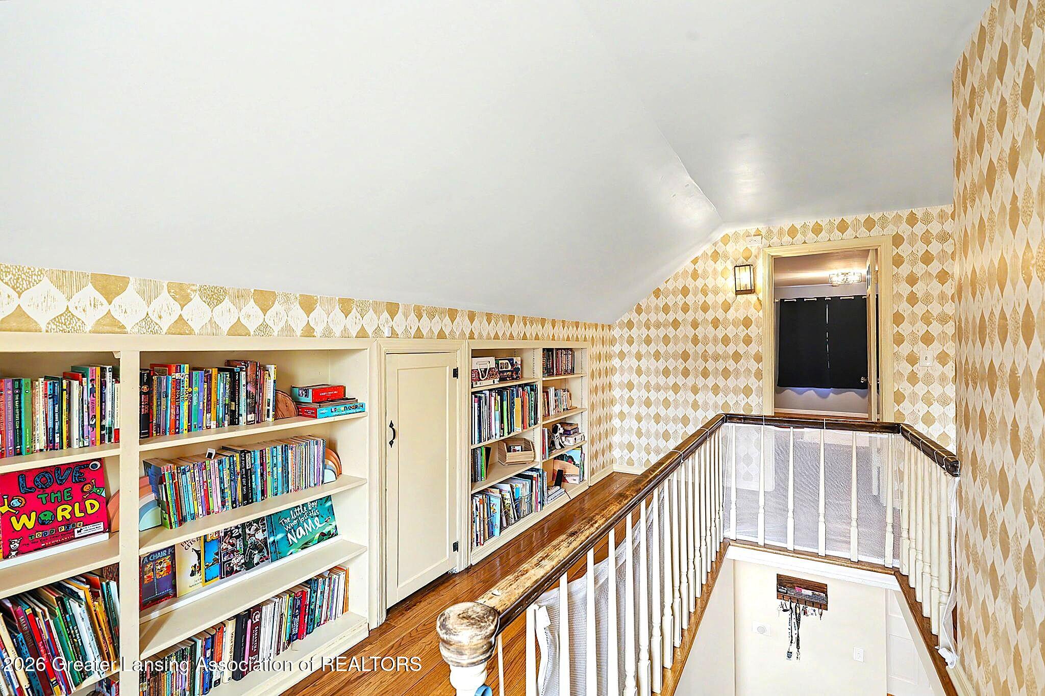 1010 North Harrison Road East Lansing, MI 48823 - Photo 22 of 45 23-web-or-mls-37_IMG_9515
