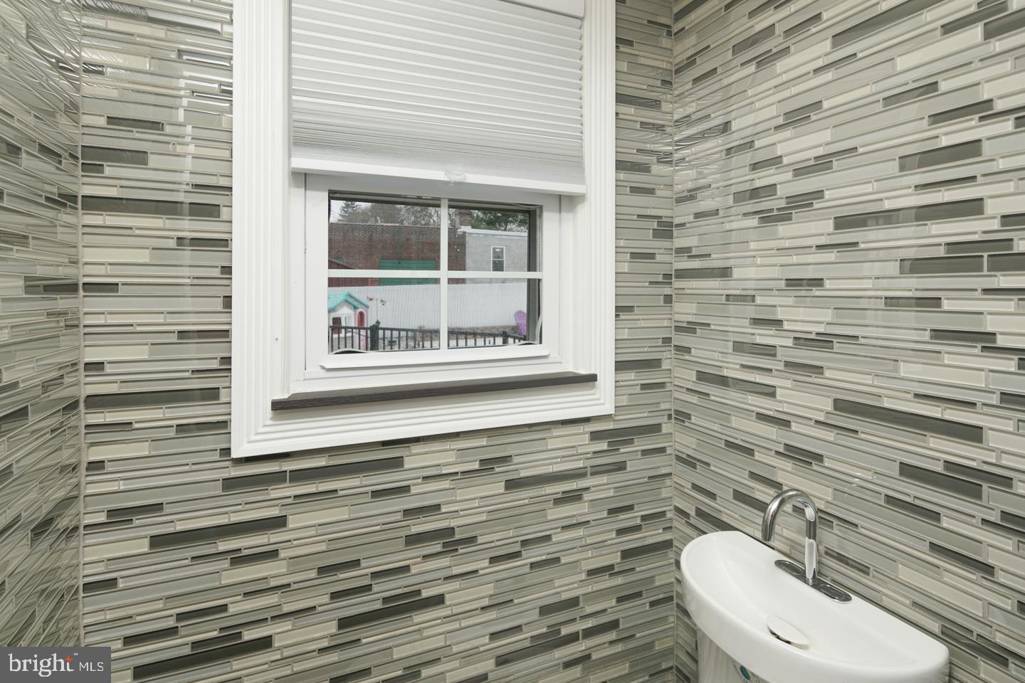 2725 New Falls Road Bristol, PA 19007 - Photo 14 of 38 Powder Room