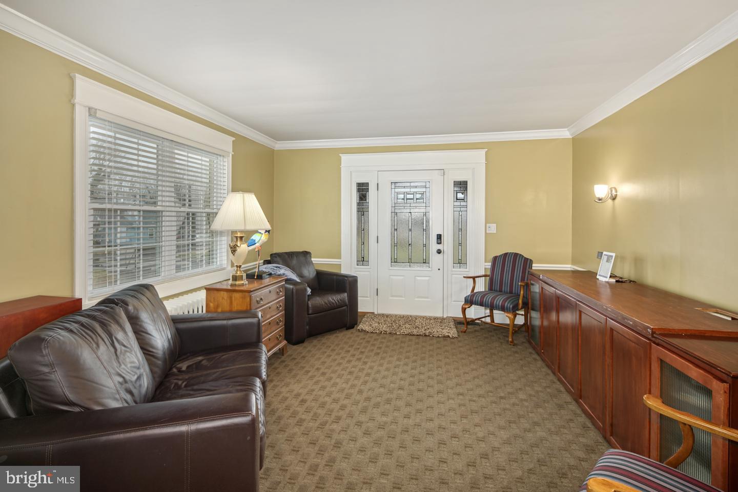 2725 New Falls Road Bristol, PA 19007 - Photo 5 of 38 Living Room