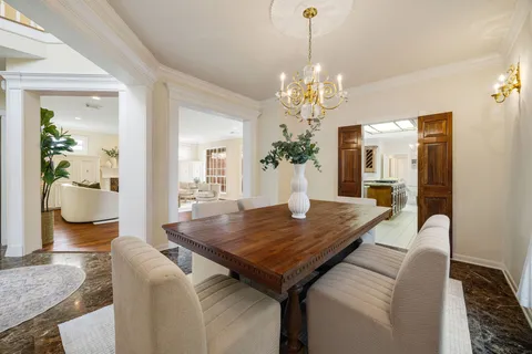 $1,199,000 | 4900 Cedar Street, Bellaire, TX 77401