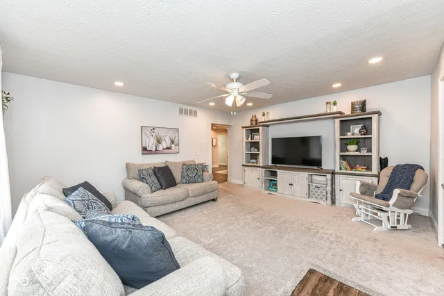 $184,900 | 304 Oak Street, Tipton, IN 46072