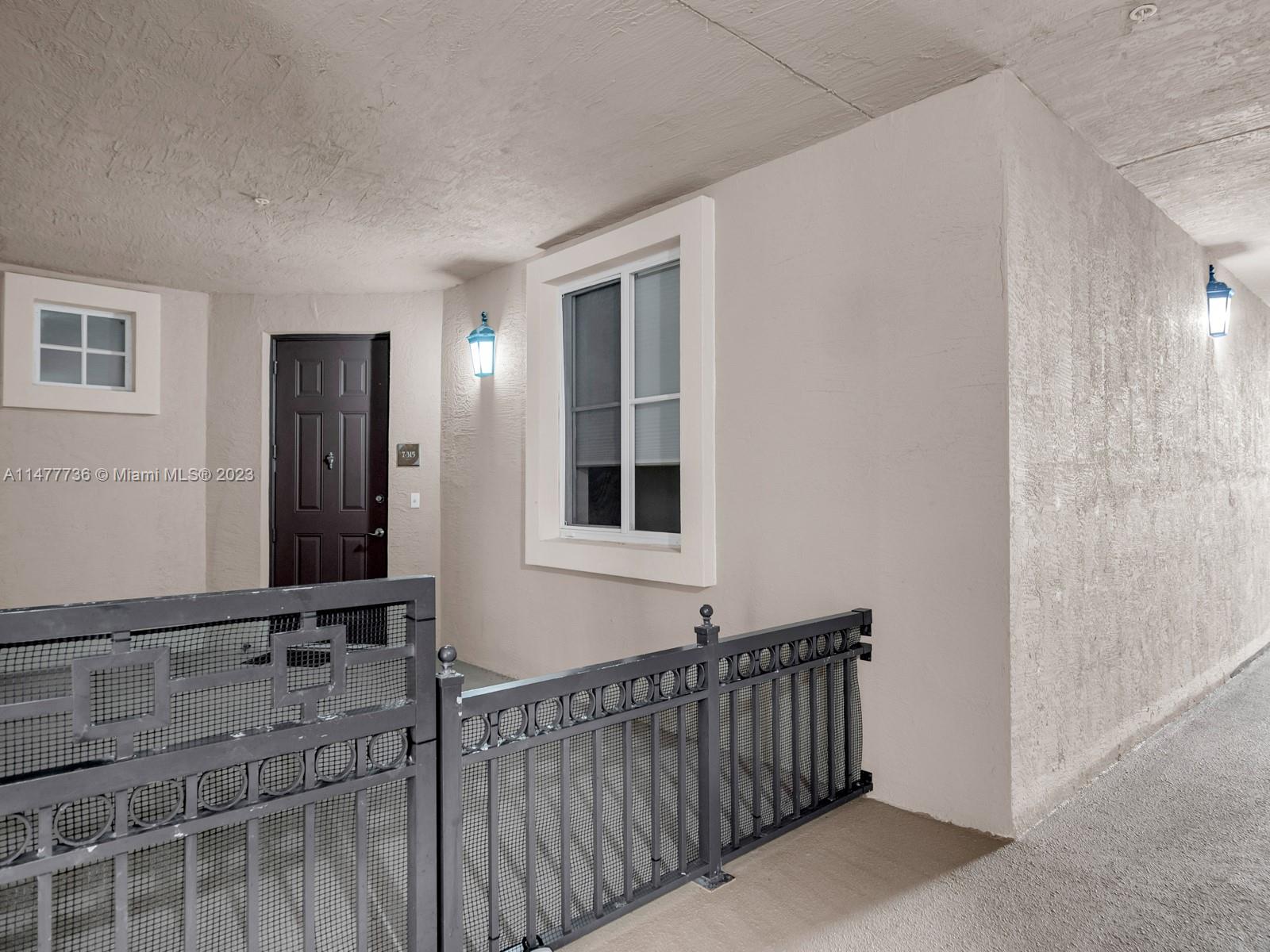 Artesia Sunrise, FL 33323 - Photo 26 of 38 a bathroom with a sink a mirror and a bathtub