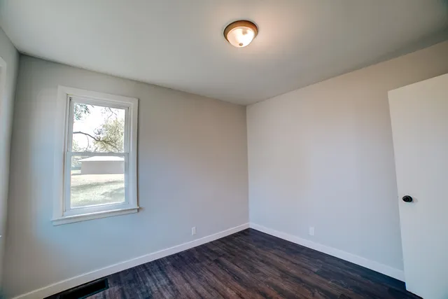 $67,900 | 745 East Oak Street, Watseka, IL 60970