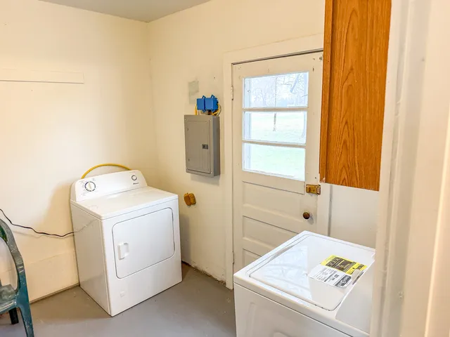 $67,900 | 745 East Oak Street, Watseka, IL 60970