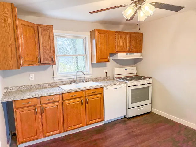 $67,900 | 745 East Oak Street, Watseka, IL 60970