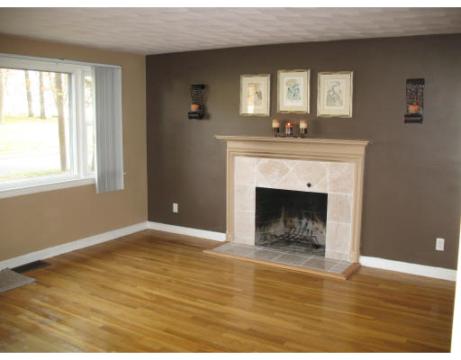 5 Reedy Road Lynnfield, MA 01940 - Photo 3 of 7 Gallery Image 3