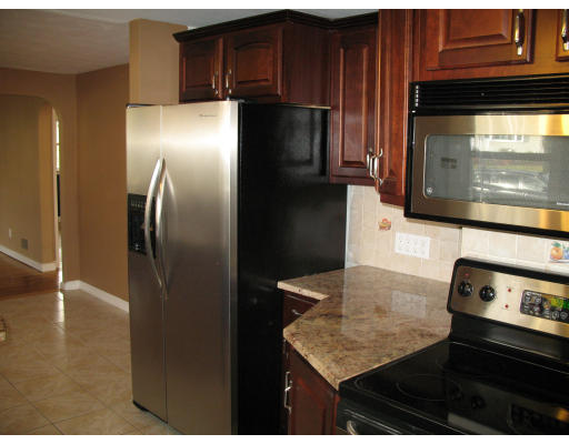 5 Reedy Road Lynnfield, MA 01940 - Photo 4 of 7 Gallery Image 4
