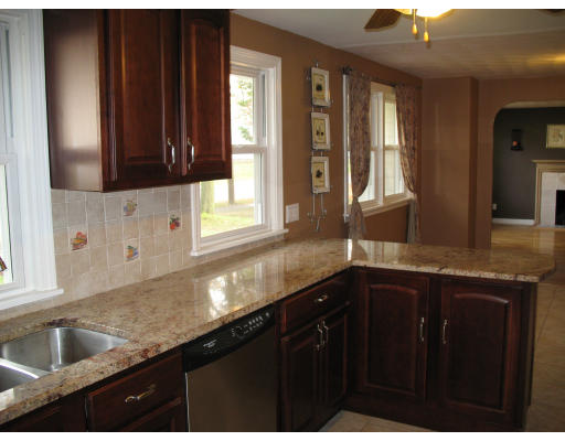 5 Reedy Road Lynnfield, MA 01940 - Photo 5 of 7 Gallery Image 5