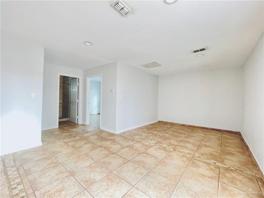 220 5th Street Weslaco, TX 78596 - Photo 10 of 25