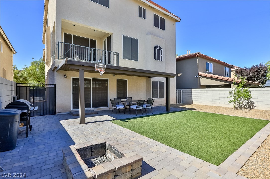 1074 East Sonoran Hope Ave  