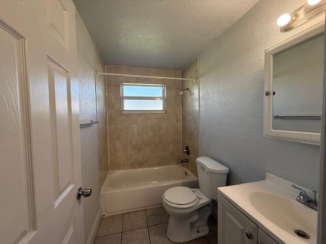 2840 Avenue S A Riviera Beach, Unit 3 Riviera Beach, FL 33404 - Photo 21 of 23 a bathroom with a sink toilet and shower