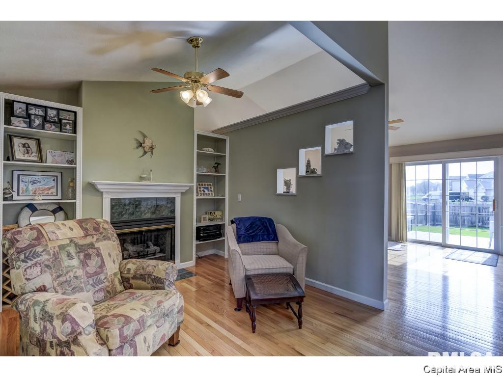 2822 Wordsworth Drive Springfield, IL 62711 - Photo 3 of 36