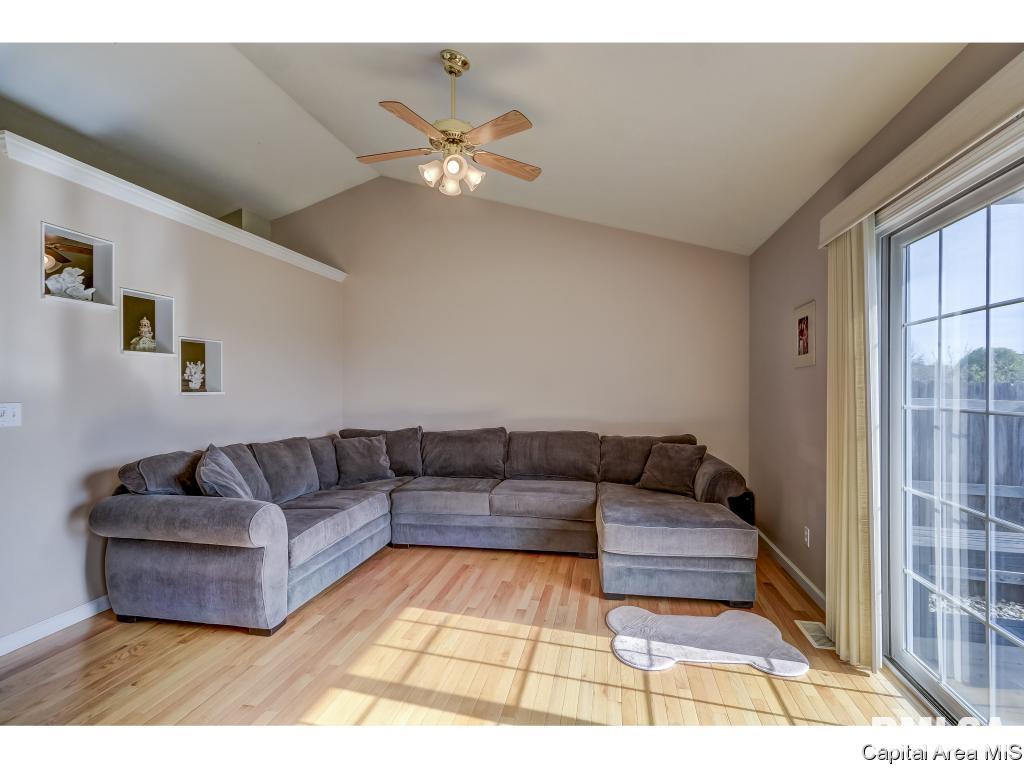 2822 Wordsworth Drive Springfield, IL 62711 - Photo 4 of 36