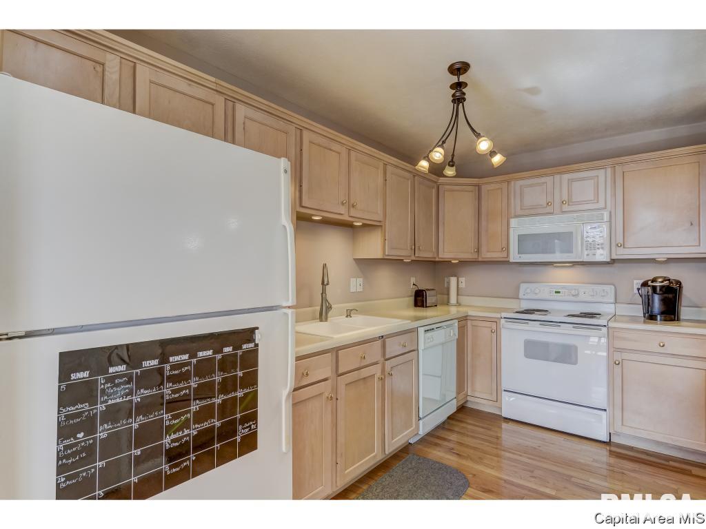 2822 Wordsworth Drive Springfield, IL 62711 - Photo 8 of 36