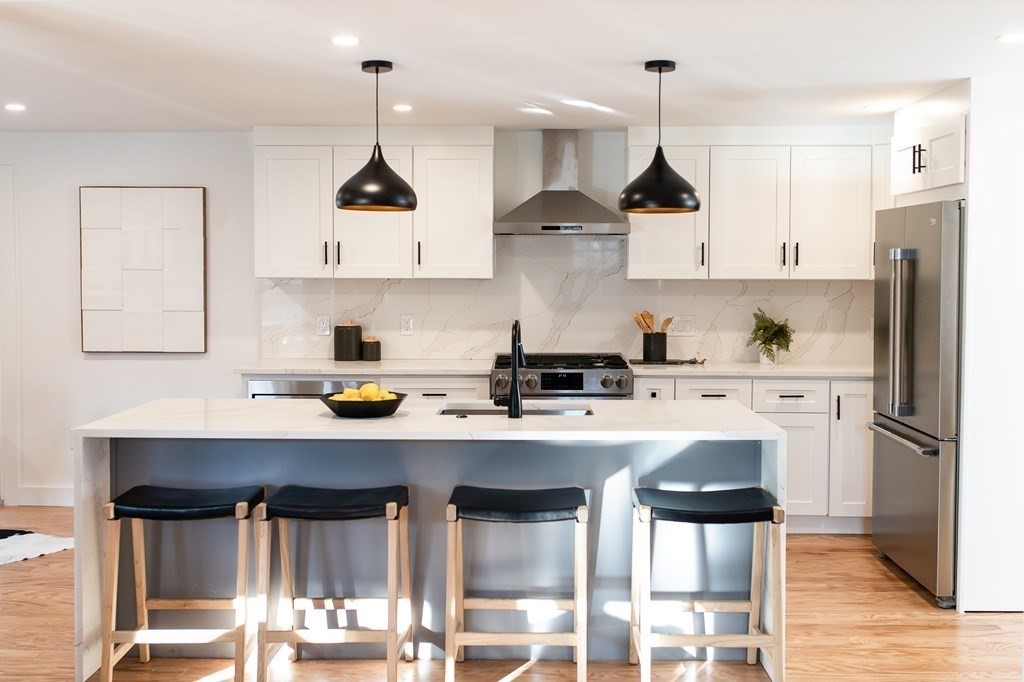 256 Cambridge Road Woburn, MA 01801 - Photo 2 of 22 Gallery Image 2
