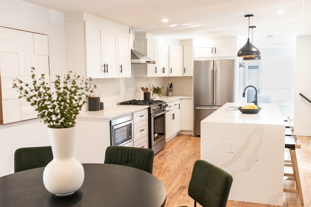 256 Cambridge Road Woburn, MA 01801 - Photo 4 of 22 Gallery Image 4