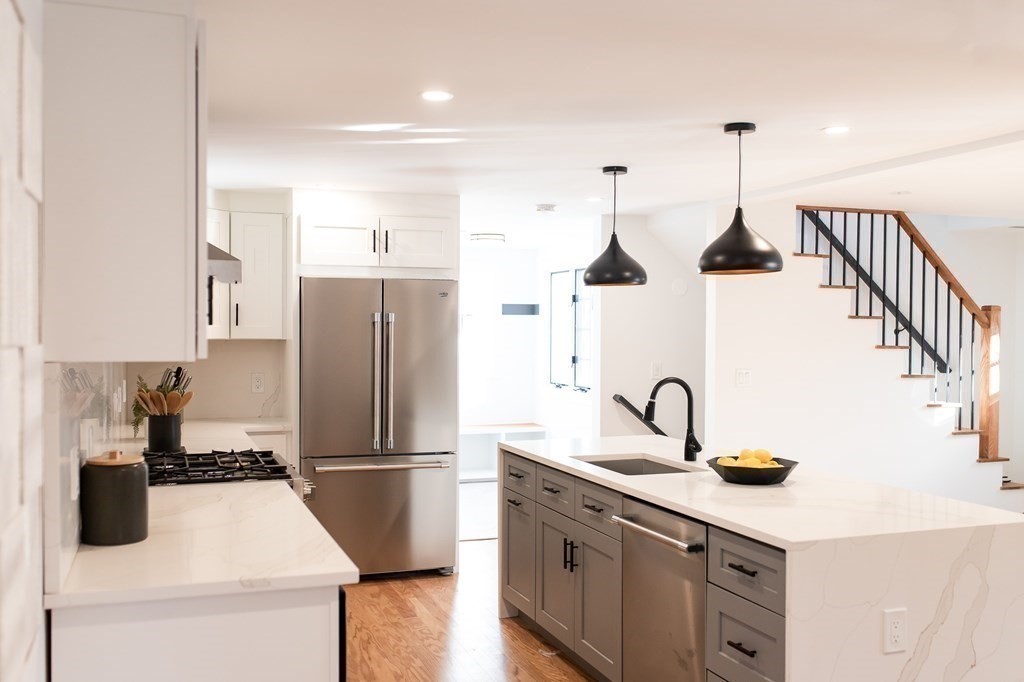 256 Cambridge Road Woburn, MA 01801 - Photo 6 of 22 Gallery Image 6