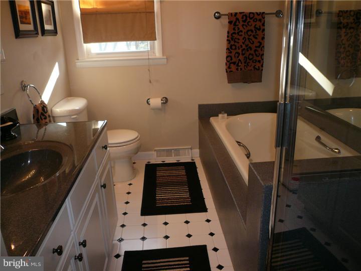 1249 Whitney Road Southampton, PA 18966 - Photo 12 of 18 Gallery Image 12