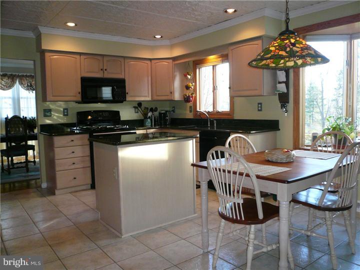 1249 Whitney Road Southampton, PA 18966 - Photo 7 of 18 Gallery Image 7