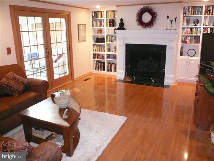 1249 Whitney Road Southampton, PA 18966 - Photo 9 of 18 Gallery Image 9