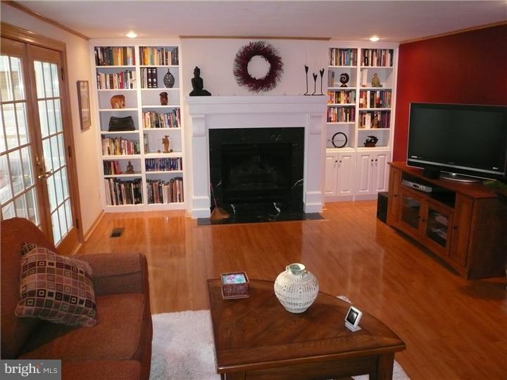 1249 Whitney Road Southampton, PA 18966 - Photo 10 of 18 Gallery Image 10