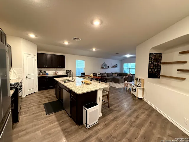 $1,800 | 219 Cuban Emerald, San Antonio, TX 78253