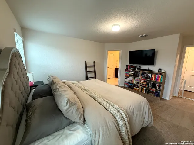 $1,800 | 219 Cuban Emerald, San Antonio, TX 78253