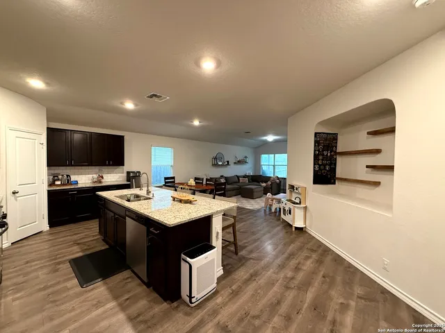 $1,800 | 219 Cuban Emerald, San Antonio, TX 78253