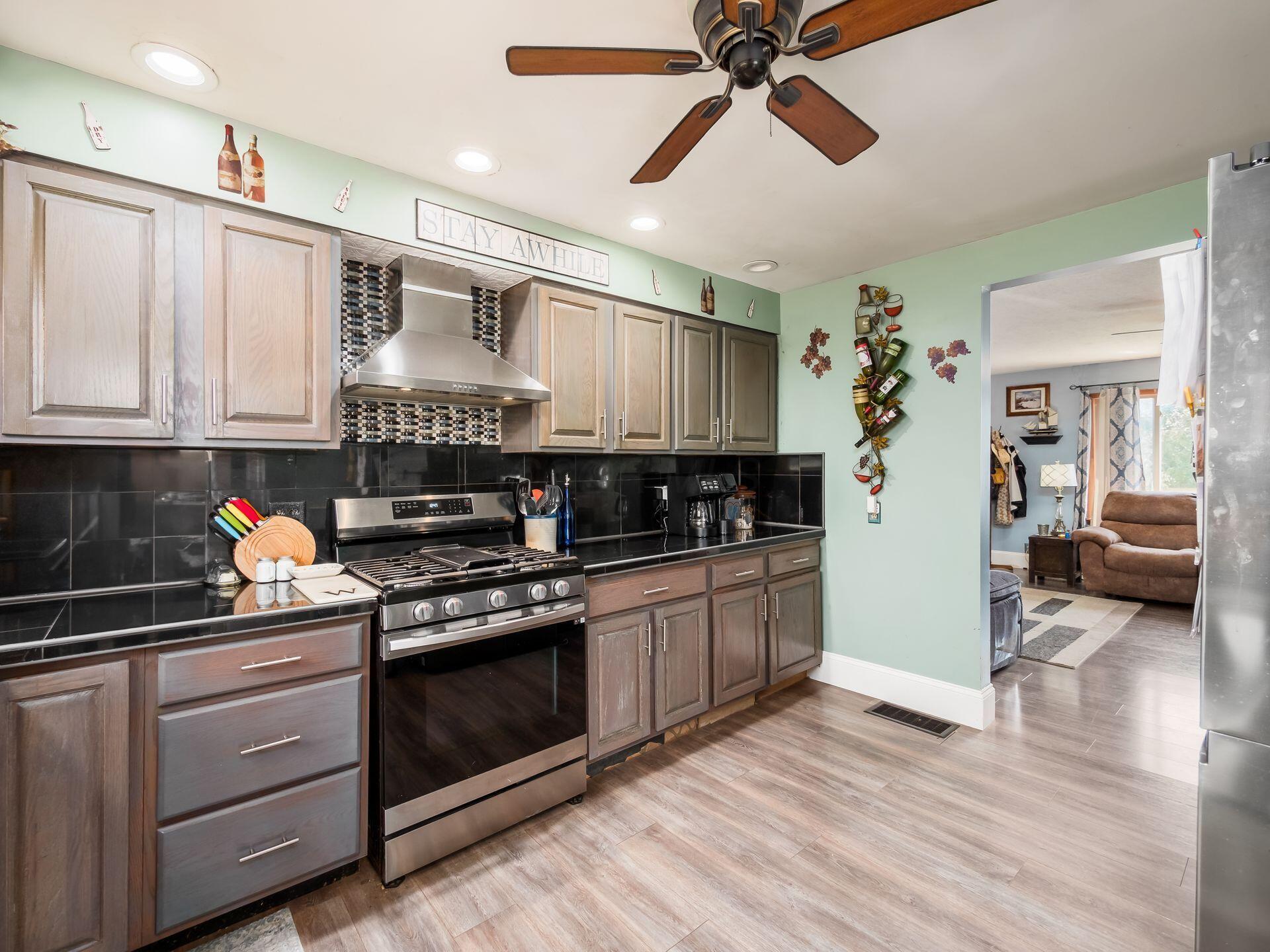 1410 Stratford Road Delaware, OH 43015 - Photo 4 of 30