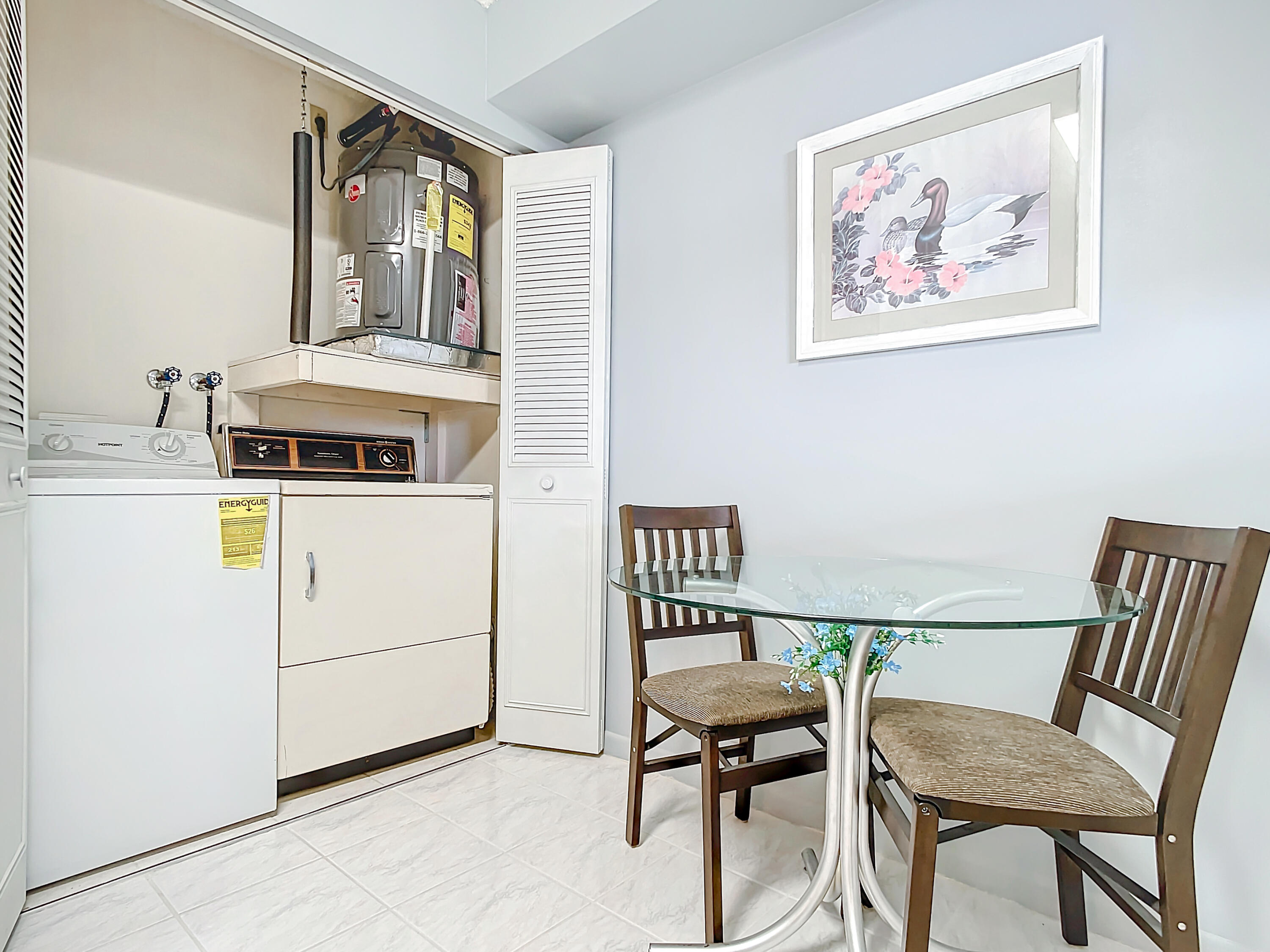 825 Egret Circle, Unit 406 Delray Beach, FL 33444 - Photo 6 of 44 825 Egret Circle #406-37