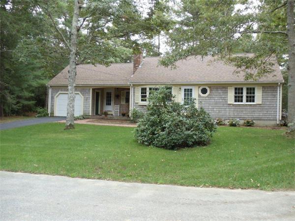 41 Yawl Road Barnstable, MA 02655 - Photo 2 of 25 a front view of house with yard and green space
