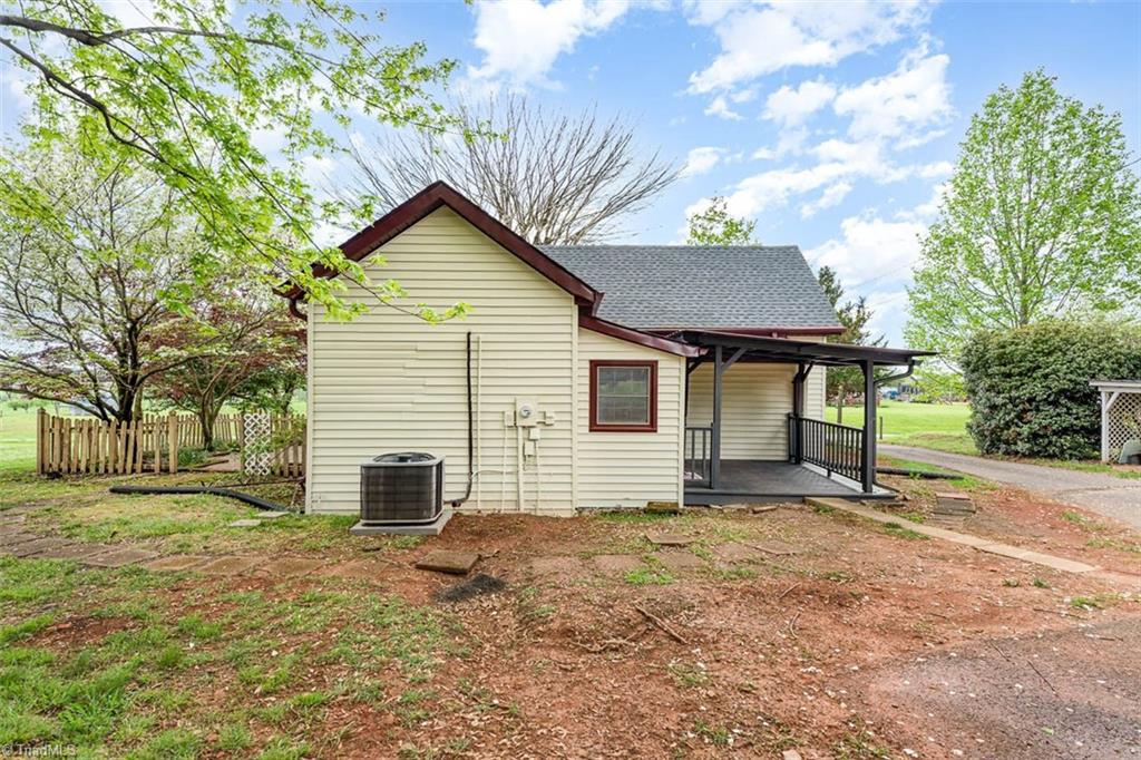 4364 Austin Traphill Road Elkin, NC 28621 - Photo 7 of 29 Gallery Image 7