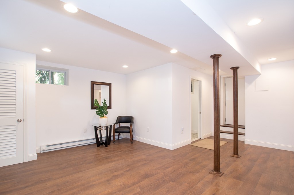 2075 Beacon Street Newton, MA 02462 - Photo 13 of 30