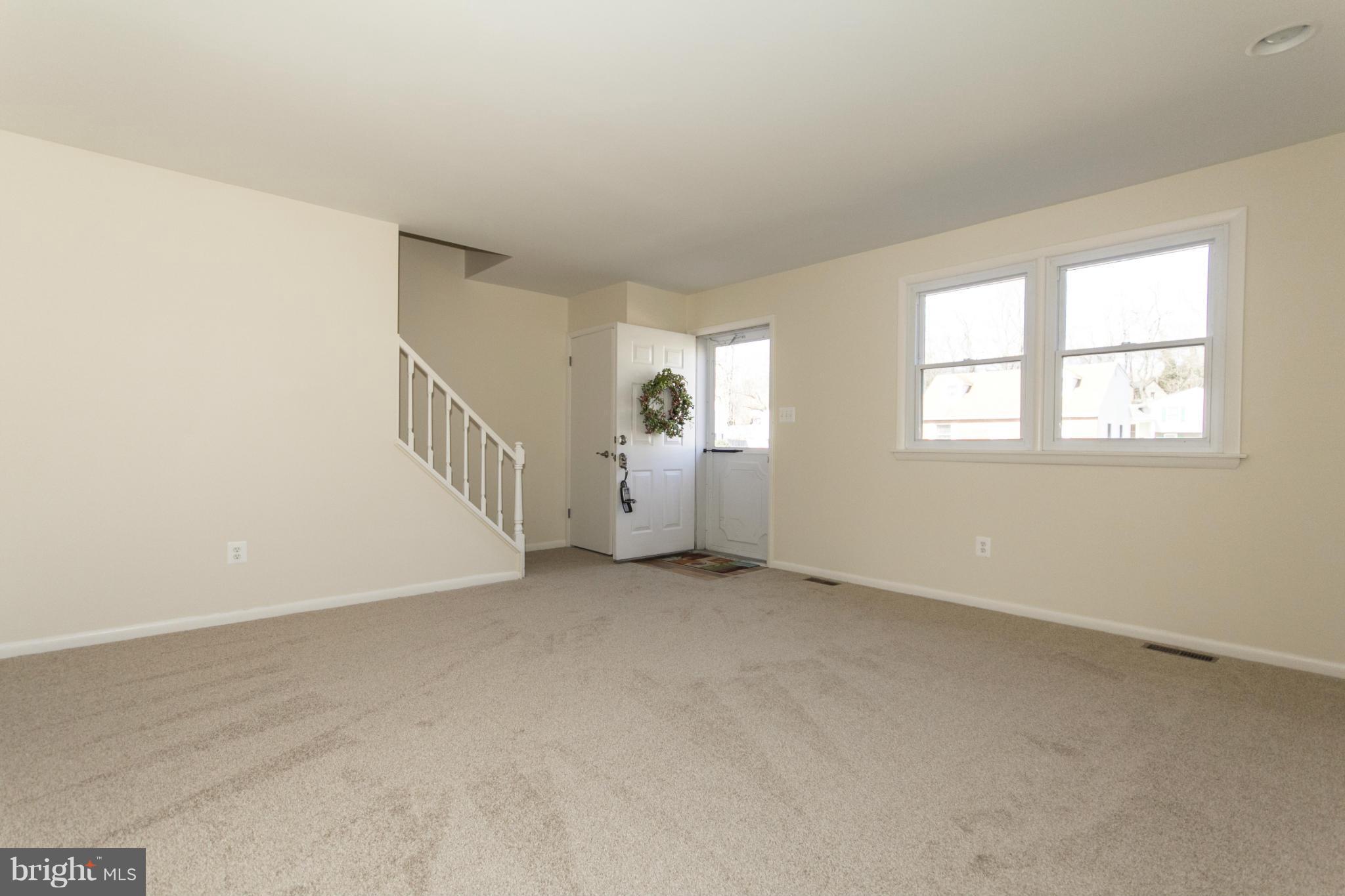 9921 Maidbrook Road Baltimore, MD 21234 - Photo 5 of 26 Living Room