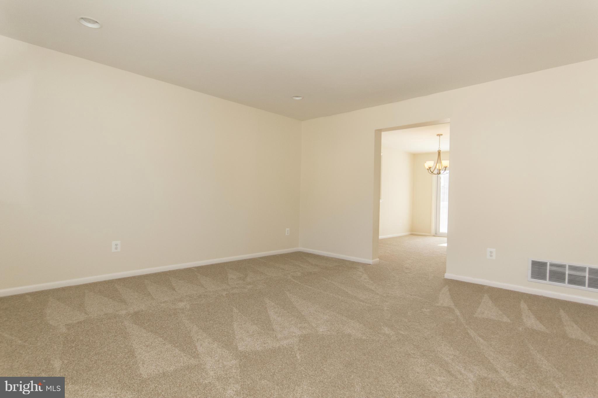9921 Maidbrook Road Baltimore, MD 21234 - Photo 10 of 26 Living Room