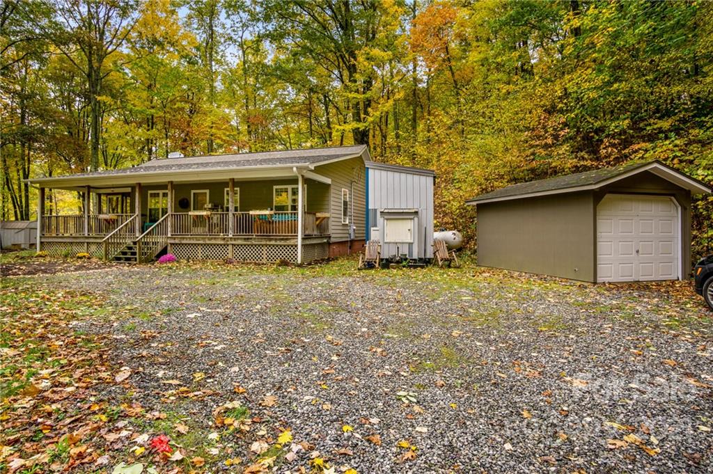 1119 Panther Branch Road Hot Springs, NC 28743 - Photo 3 of 25 Gallery Image 3