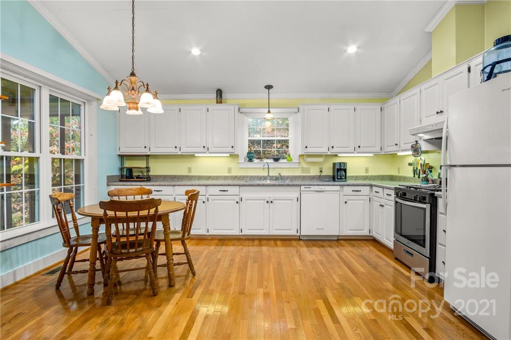 1119 Panther Branch Road Hot Springs, NC 28743 - Photo 10 of 25 Gallery Image 10
