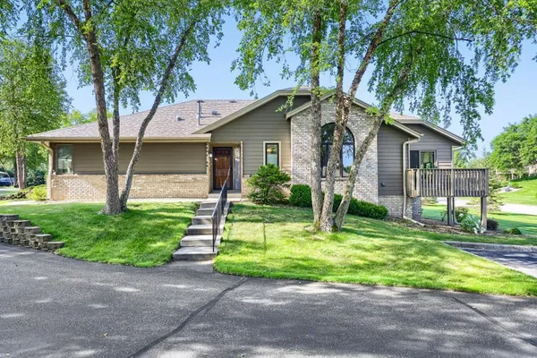 $500,000 | 18100 Judicial Way North, Lakeville, MN 55044