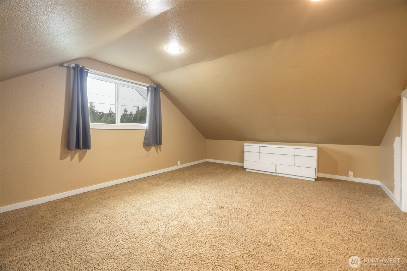 812 Sumas Avenue Sumas, WA 98295 - Photo 19 of 24 a view of an empty room with a window
