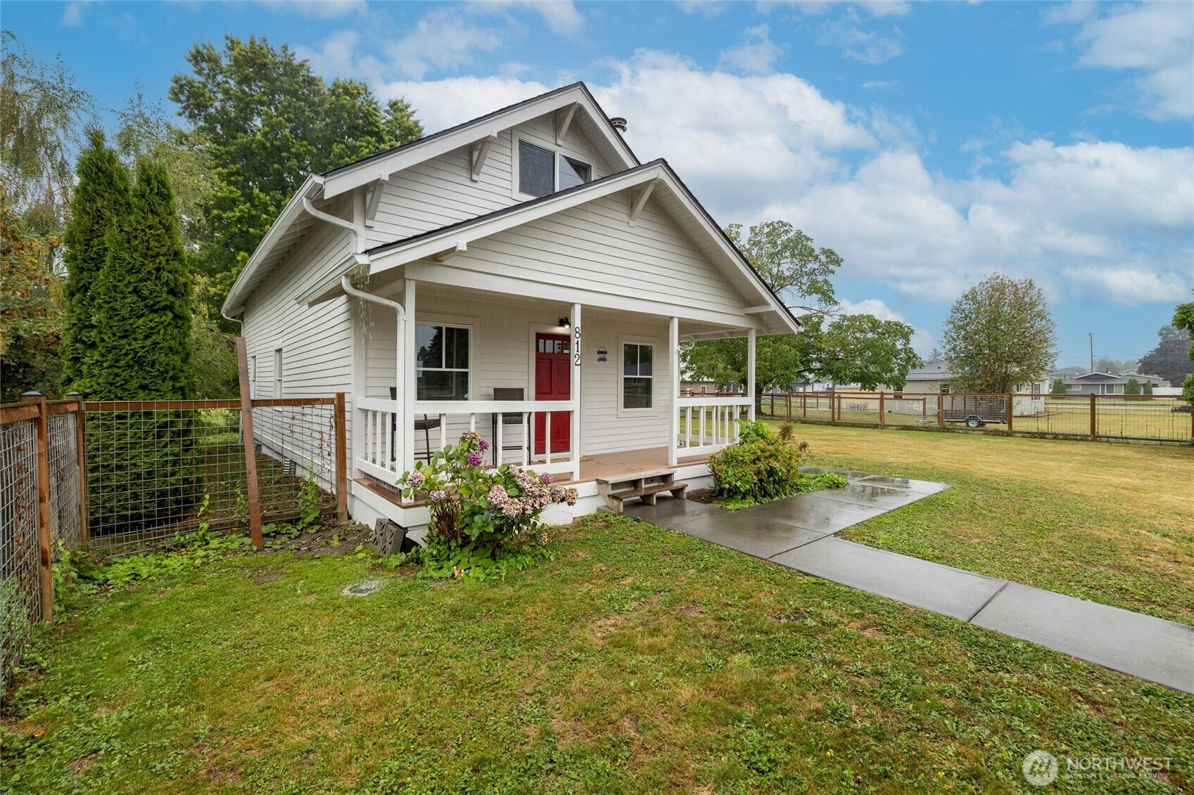 812 Sumas Avenue Sumas, WA 98295 - Photo 2 of 24 a view of a house with backyard and porch