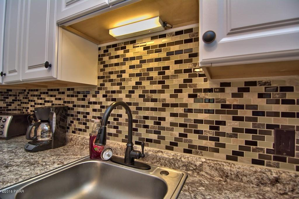 884 Deerfield Road Lake Ariel, PA 18436 - Photo 8 of 59