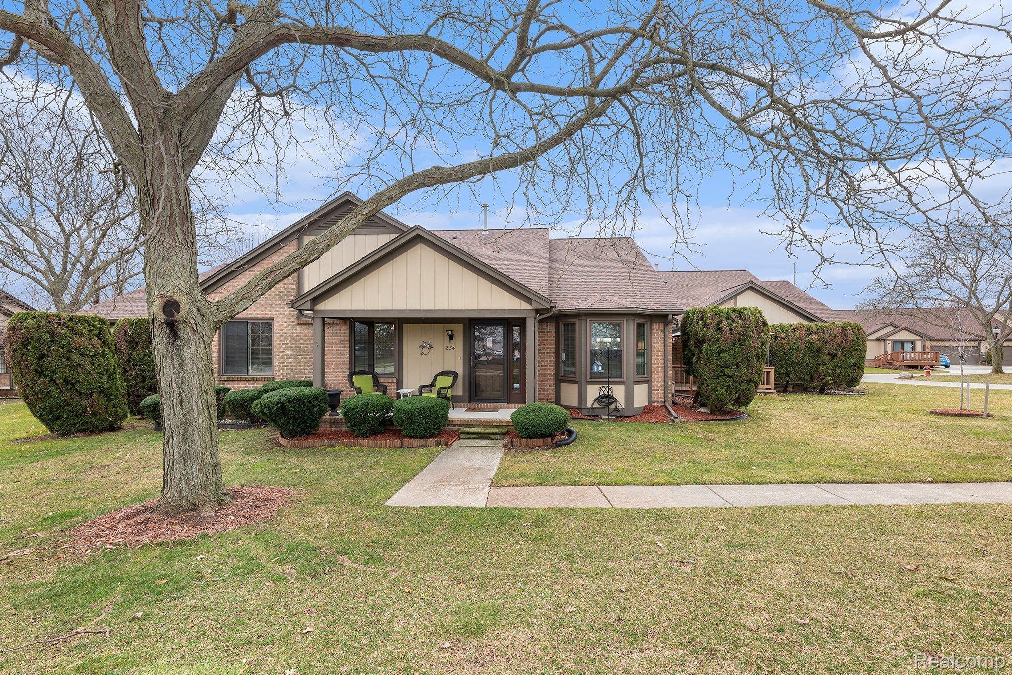 254 Meadow Bridge Drive Rochester, MI 48307 - Photo 2 of 24 Gallery Image 2